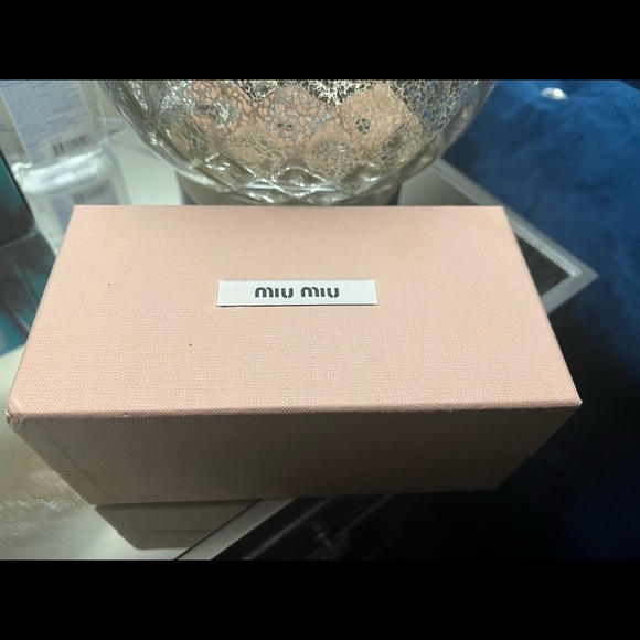 Women's Miu Miu 62Mm Heart Inset Round
Sunglasses - Picture 4 of 5